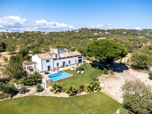 Villa Rodrigues — 4-Star Luxury Hotel in Boliqueime, Portugal