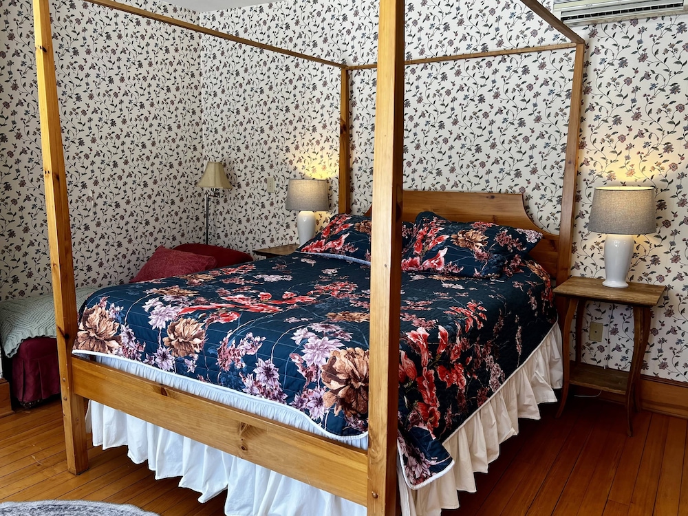 The Wayside Inn - photo 13
