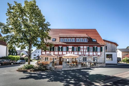 Pension Zum Schrammel — 4-Star Luxury Hotel in Altdorf, Germany