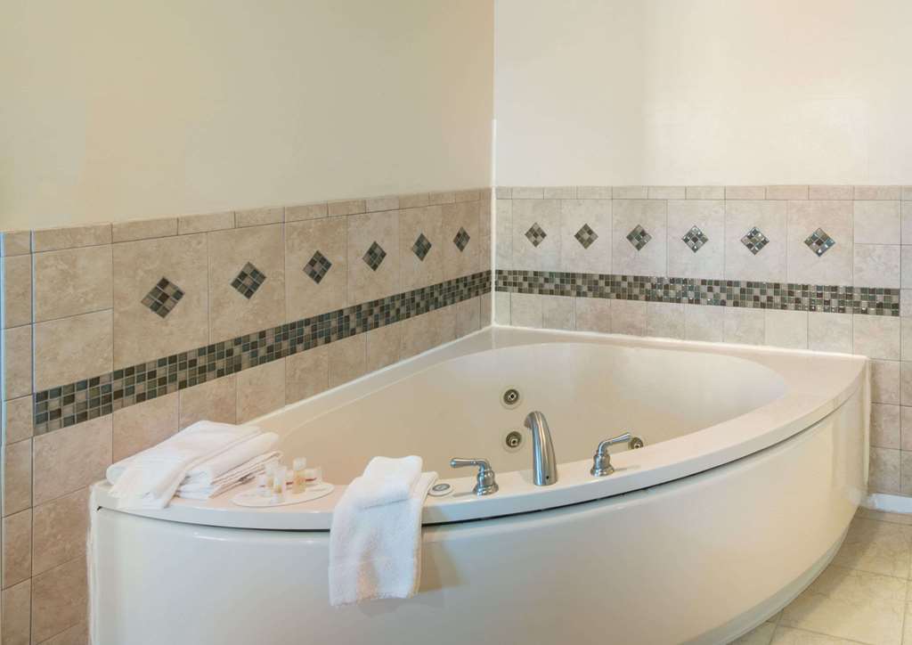 Days Inn by Wyndham Minot - photo 11