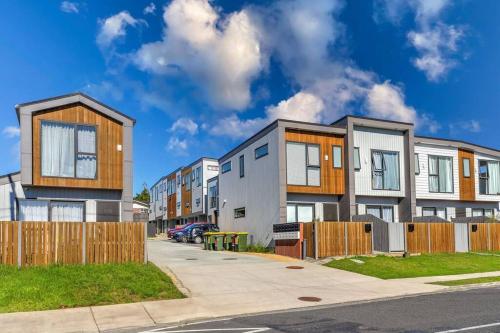Townhouse in New Lynn — 4-Star Luxury Hotel in Auckland, New Zealand