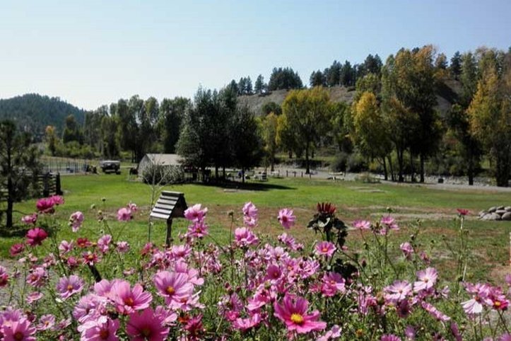 Fireside Cabins — 5-Star Luxury Hotel in Pagosa Springs, United States