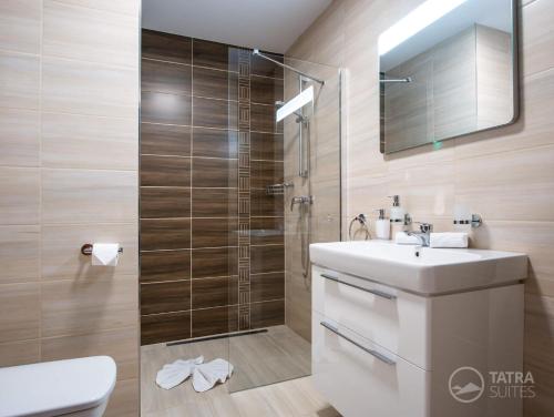 Tatra Suites Luxury Studio A303 — 4-Star Luxury Hotel in Vysoke Tatry, Slovakia