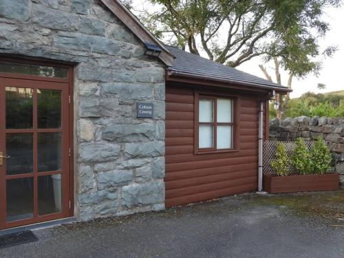 Nature's Oasis: Pet Friendly Snowdonia Cottage — 4-Star Luxury Hotel in Trawsfynydd, United Kingdom