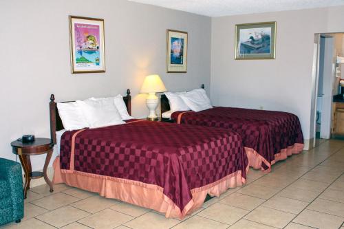 Toledo Town Inn - photo 3