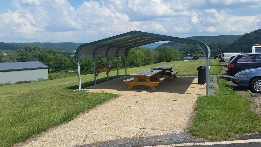 Huntingdon Motor Inn - photo 27