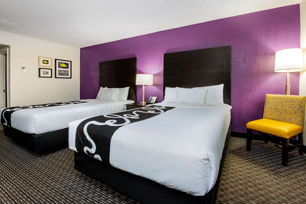La Quinta Inn & Suites by Wyndham Fort Lauderdale Tamarac - photo 24