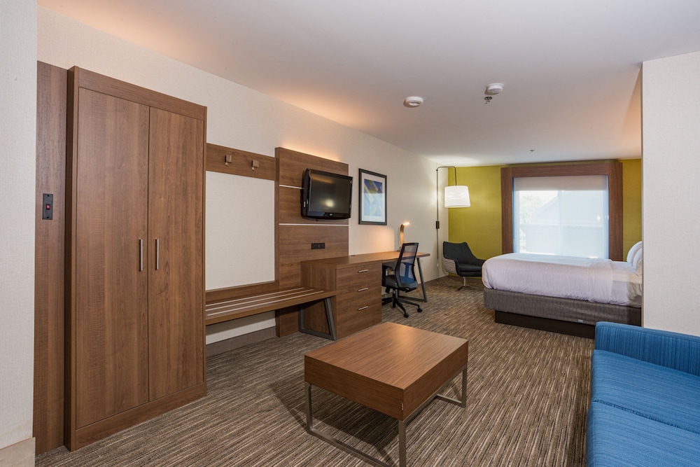 Holiday Inn Express Hotel & Suites Swansea by IHG - photo 15