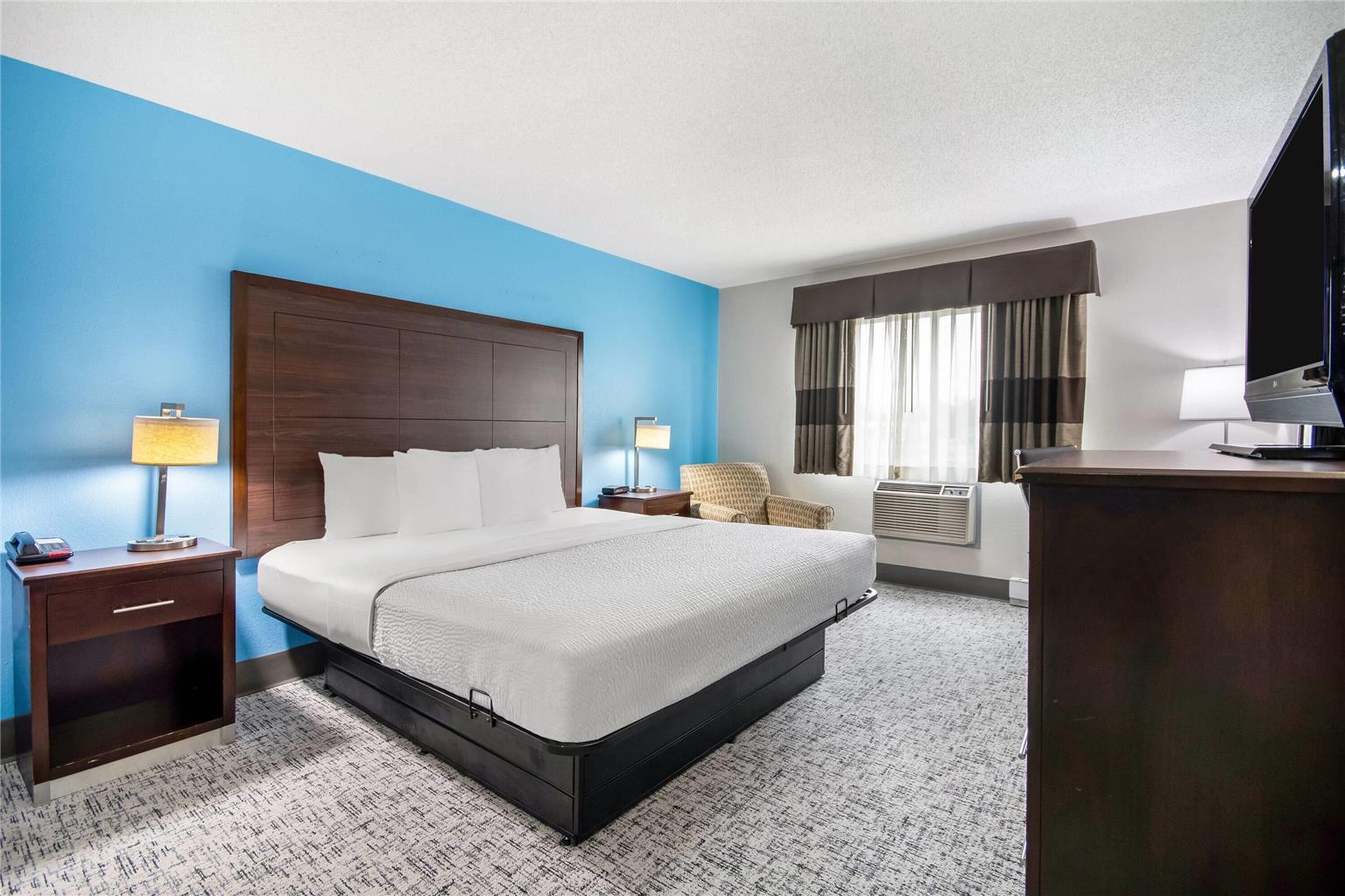 Baymont by Wyndham Marinette - photo 11