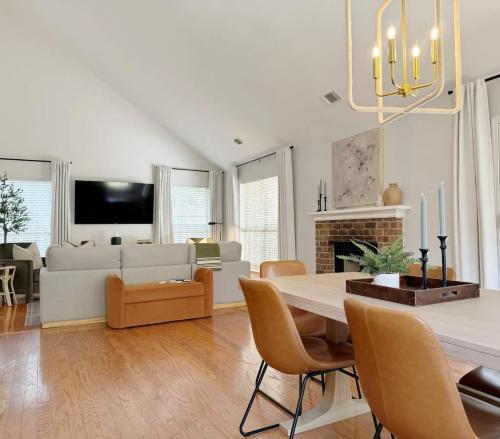 Charming Cottage for Family and Dogs near Beach & City — 4-Star Luxury Hotel in Savannah, United States