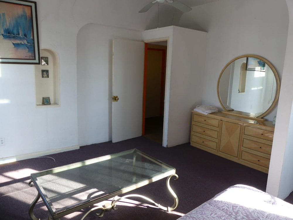 Wilshire Orange Hotel - photo 18