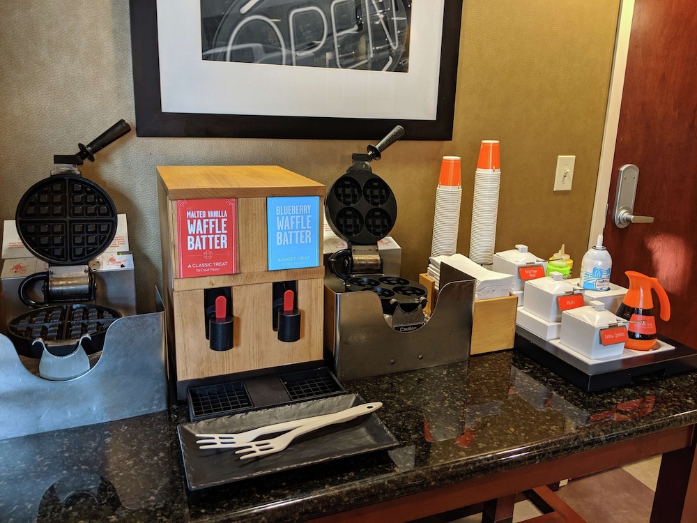 Hampton Inn & Suites Cincinnati Union Center - photo 48