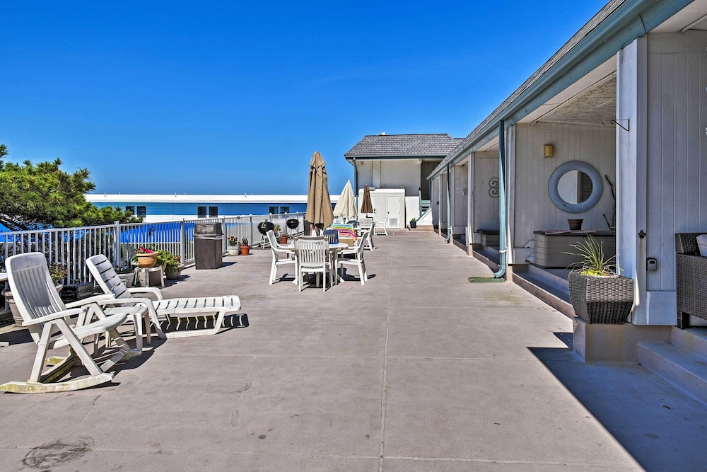 Oceanfront Resort Studio on Virginia Beach - photo 9