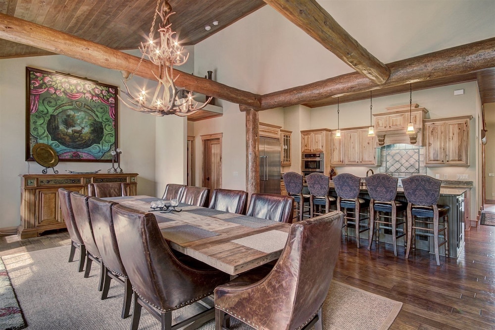 Christie Heights Retreat — 4-Star Luxury Hotel in Breckenridge, United States