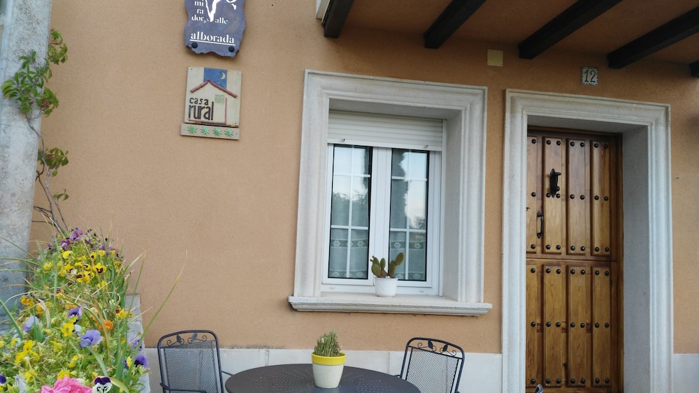Casa Rural Mirador del Valle Alborada — 4-Star Luxury Hotel in Villafuerte, Spain