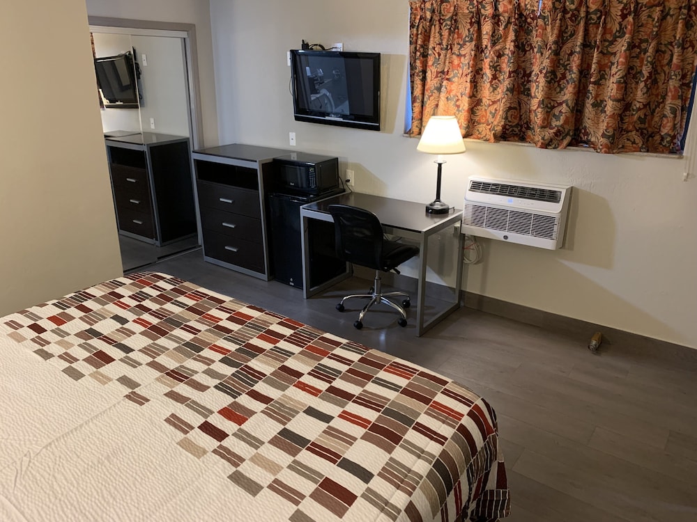 Red Roof Inn Copiague - photo 6
