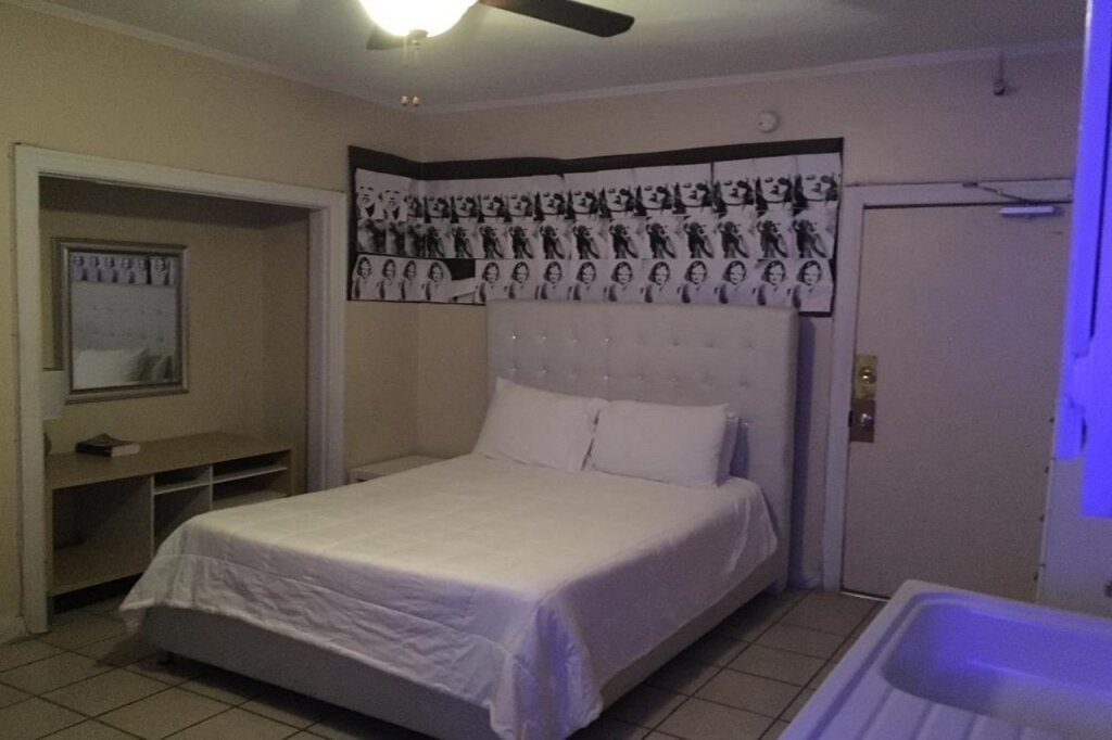 Hollywood Dream Suites - photo 3