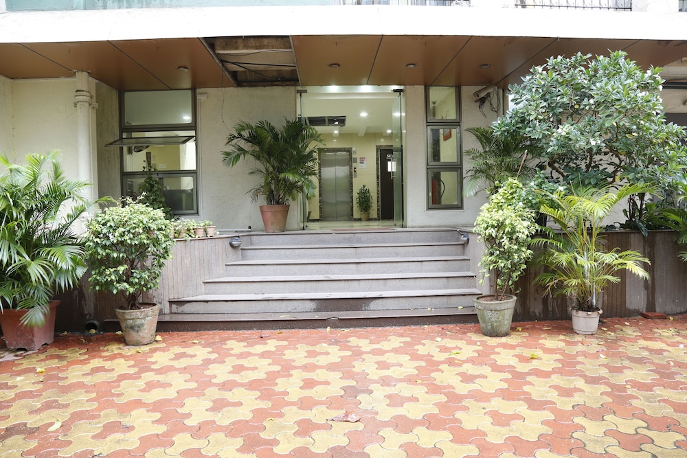 Seven Serviced Apartment Bandra