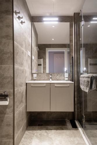 Onyx Palace DeLux