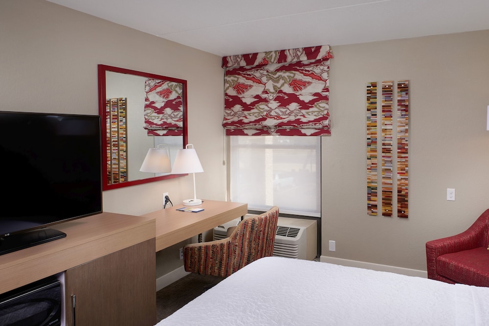 Hampton Inn & Suites Phoenix Scottsdale on Shea Boulevard - photo 29
