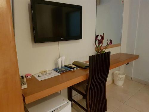 Green Oak Hotel