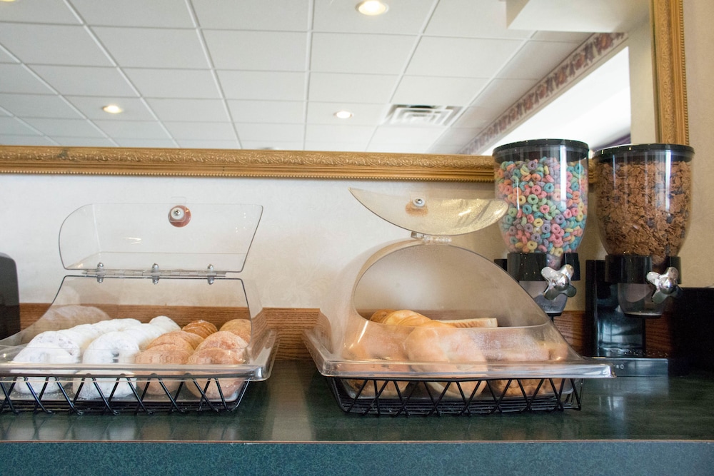 The Liberty Lodge Williamsport - photo 16