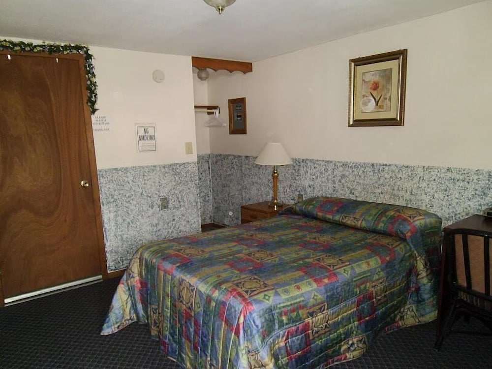 Hillsboro Inn & Suites - photo 8