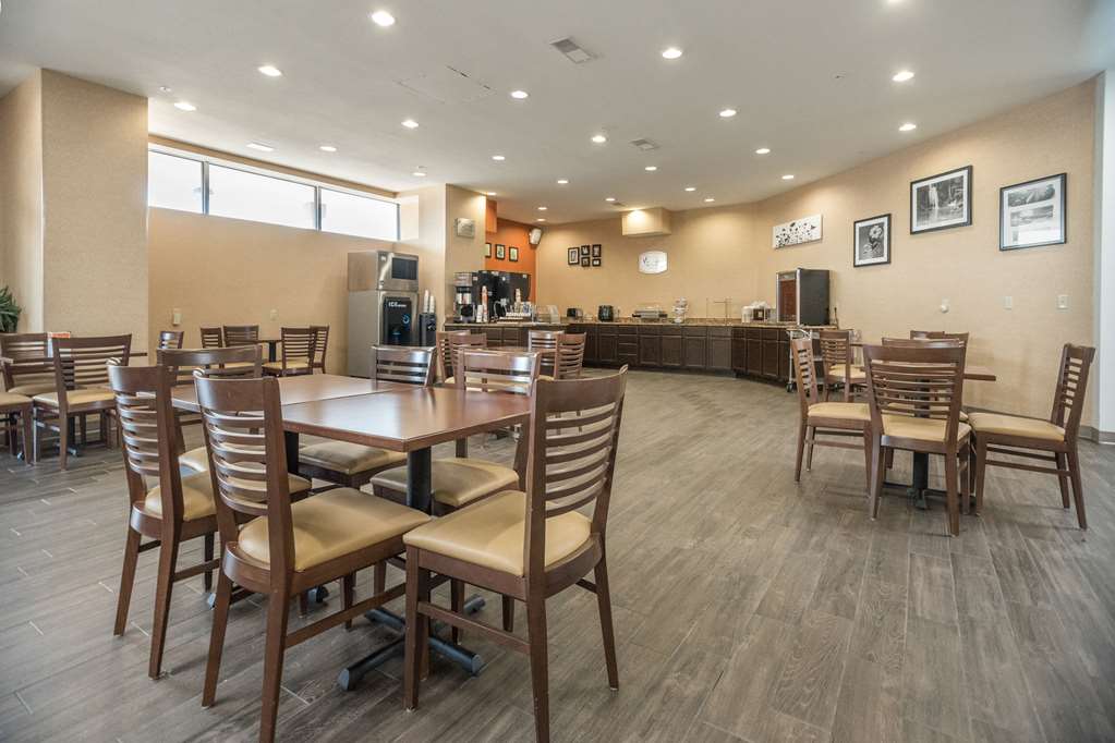 Sleep Inn & Suites and Conference Center Downtown - photo 25