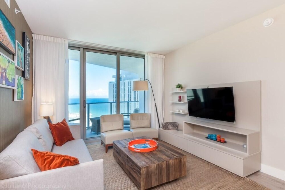 Hyde Beach Luxury resort 2 Bedroom Condo by RedAwning - photo 14