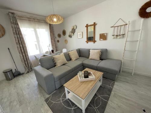 Le Bohème Centre Ville Netflix Et Wifi Parking Idéal Familles Couples Et Voyages D’Affaire in Niort, France