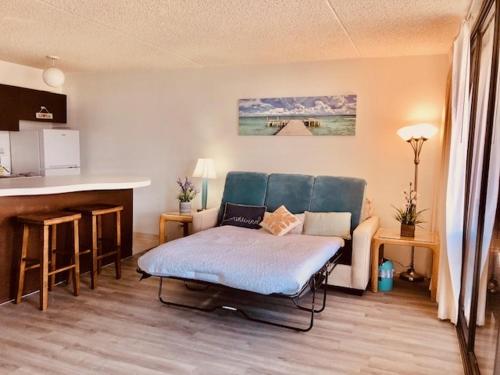 Beautiful 18th Floor with Panoramic Ocean Views 1 Block to Beach Free Parking & Wifi - photo 2