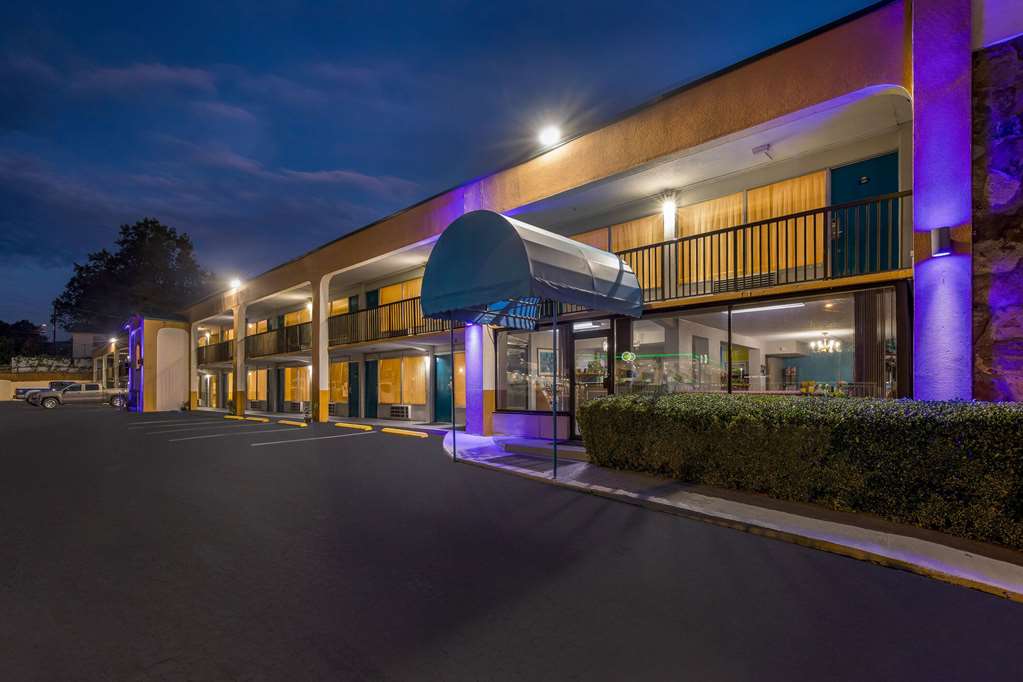 Days Inn by Wyndham Clayton - photo 7