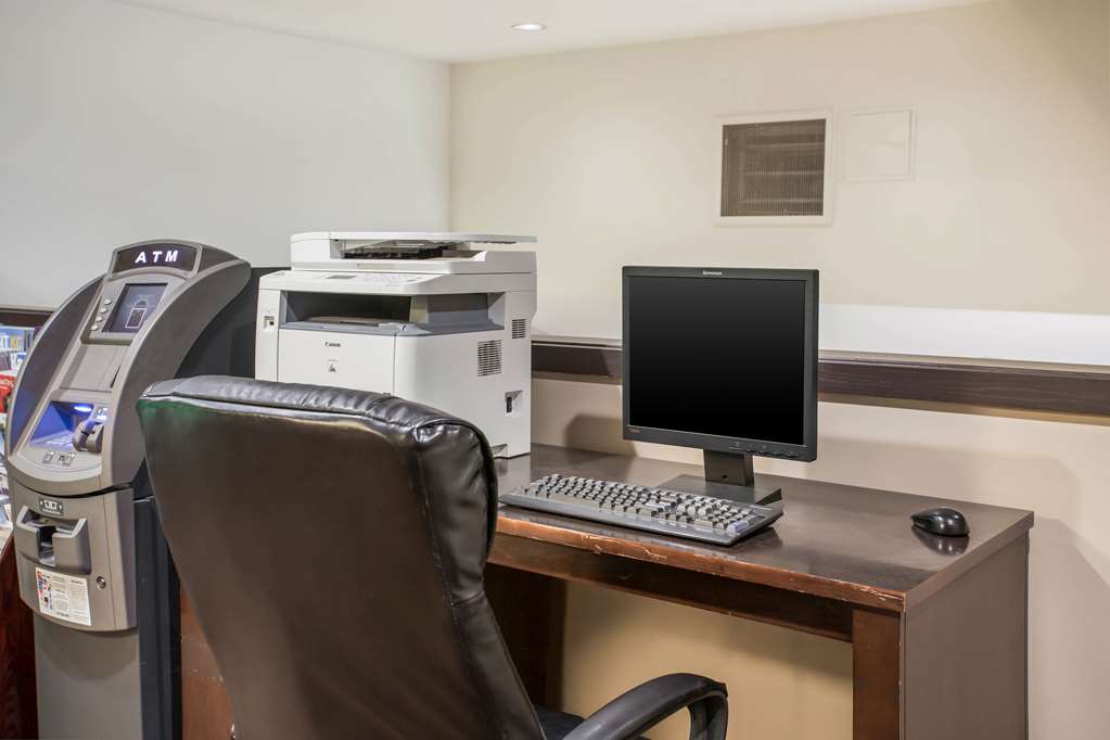 Quality Inn Kansas City International Airport - photo 22