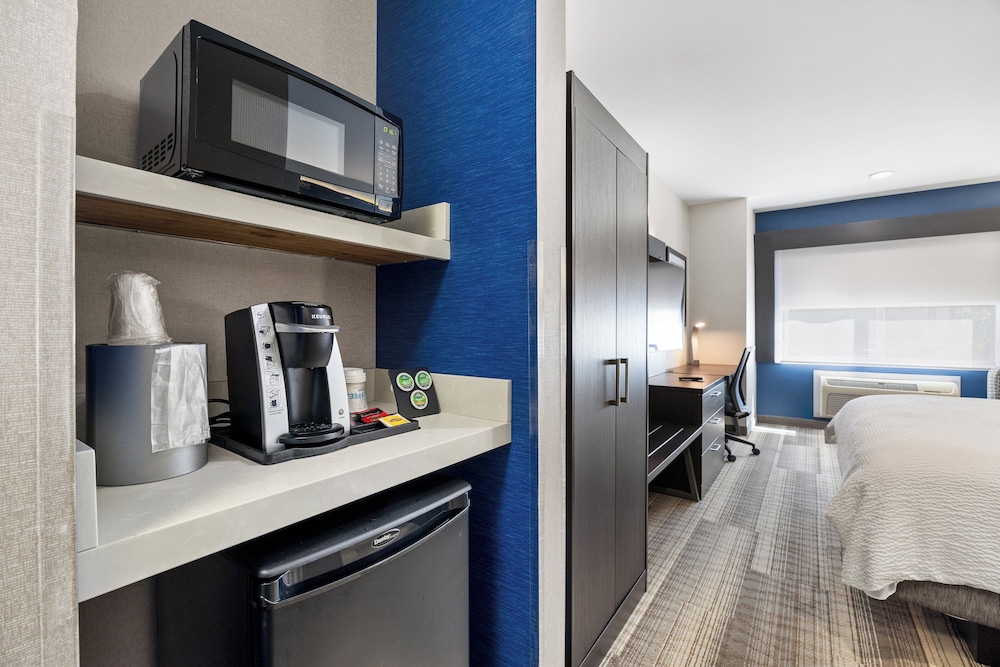 Holiday Inn Express Sunnyvale Silicon Valley by IHG - photo 31