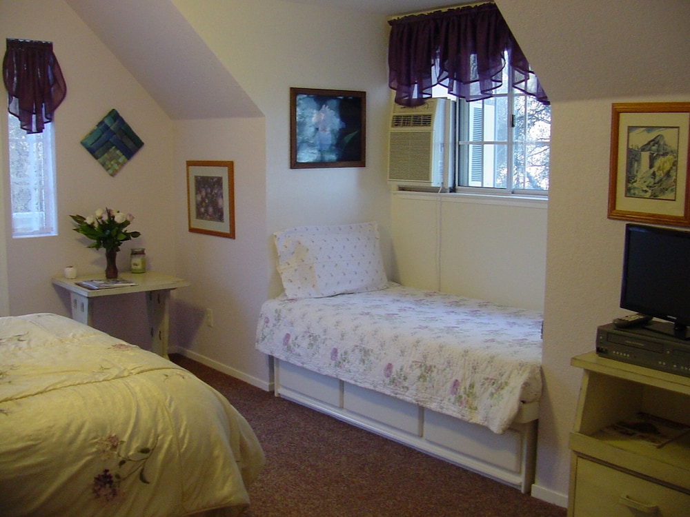 Apple Blossom Inn - photo 9
