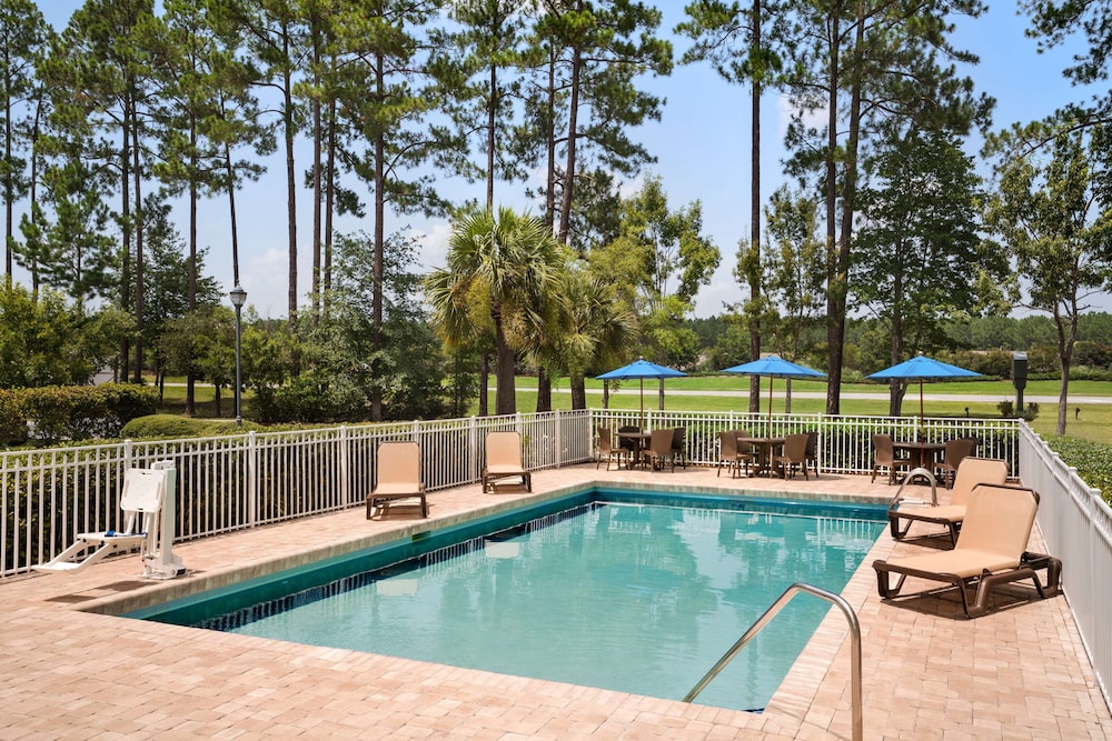 Hampton Inn & Suites Bluffton Sun City - photo 36