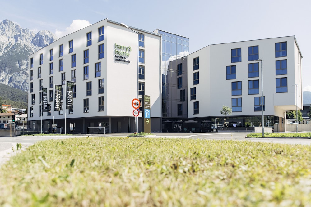 harry's home Telfs hotel & apartments — hotel in Telfs