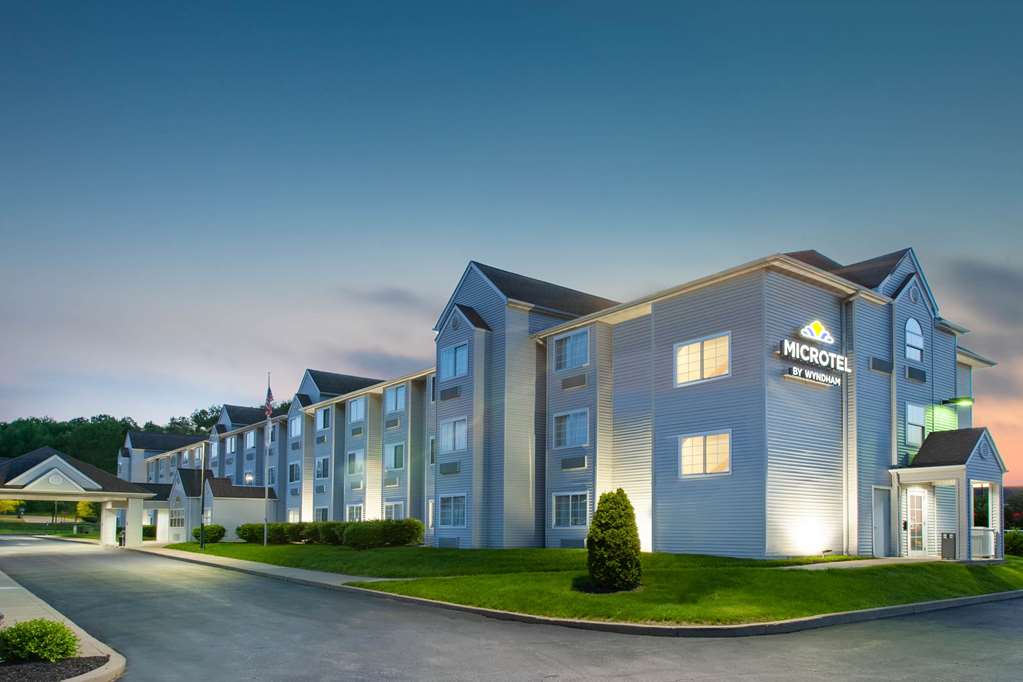 Microtel Inn & Suites by Wyndham Pittsburgh Airport - photo 2