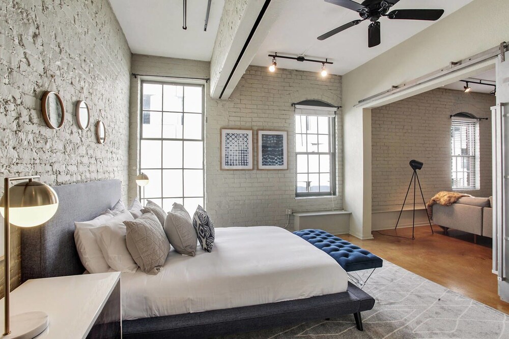 Impressive 2br 2ba Industrial Apt in Nola by Domio — 4-Star Luxury Hotel in New Orleans, United States