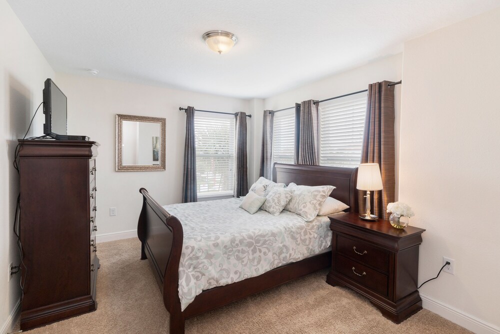 6 Bedrooms 5 Bathrooms Solterra 4193 Od - photo 13