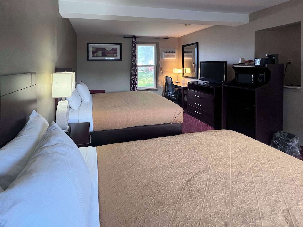 Rodeway Inn & Suites Hershey Chocolate Avenue - photo 22