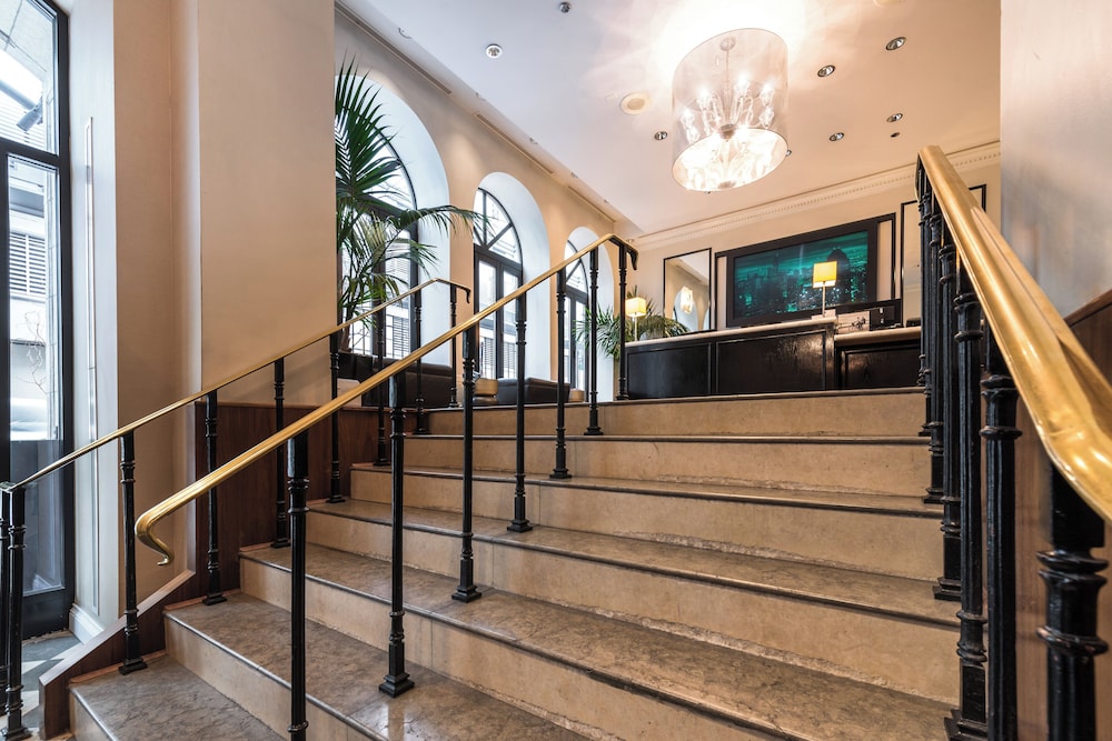 Holiday Inn Express Chicago Magnificent Mile - photo 53