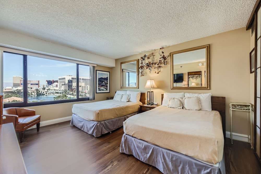 On The Strip Classic Comfort 2 Bedroom Condo