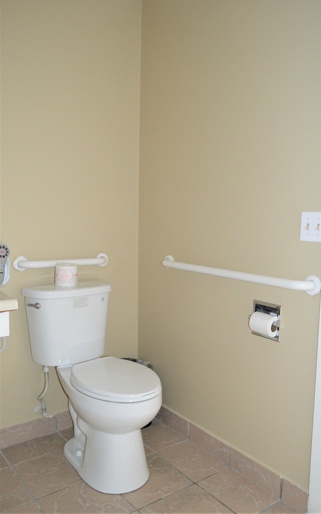 Travelodge by Wyndham Fort Bragg - photo 55