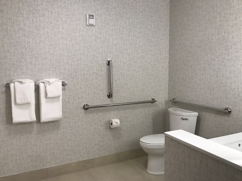 Holiday Inn Express & Suites Phoenix Airport North by IHG - photo 83