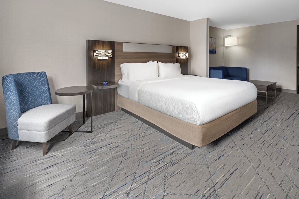 Holiday Inn Express Hotel & Suites Freeport by IHG - photo 13