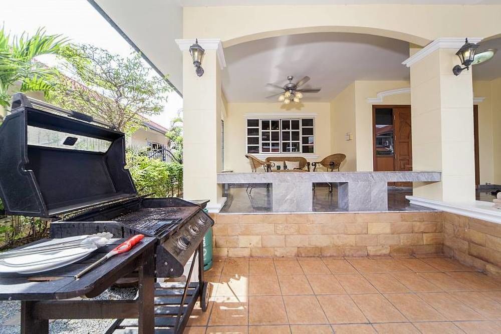 Baan Chokdee 5 Bed Private Pool - carbon neutral hotel in Pattaya