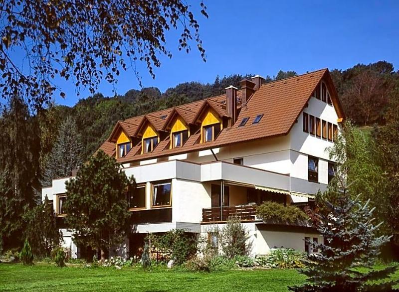 Landhotel Reckenberg - carbon neutral hotel in Stegen