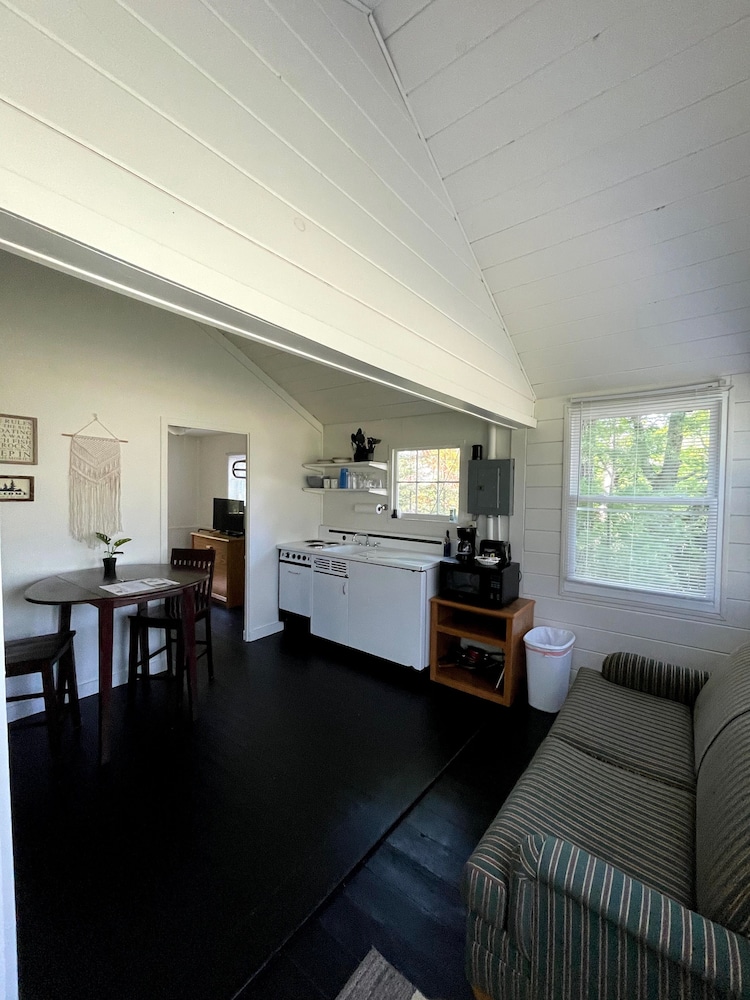 Hanging Horn Lakeside Resort - photo 52