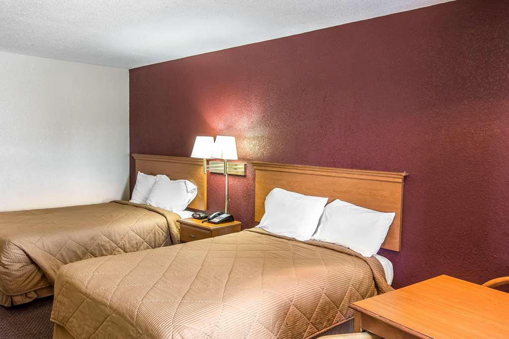 Rodeway Inn Expo Center - photo 6